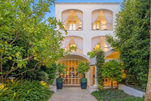 Pazziella Garden & Suites - Housity
