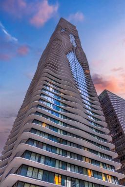 Radisson Blu Aqua Hotel, Chicago - Housity