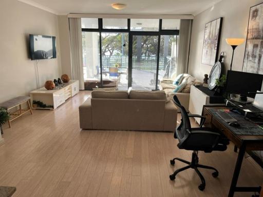 Beachfront Seaside Escape Rockingham - Housity