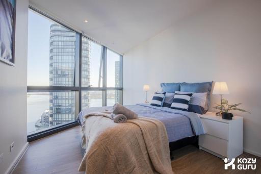 KOZYGURU DOCKLANDS HIGH LEVEL WATERVIEW 1BED POOL VDO883-2009 - Housity