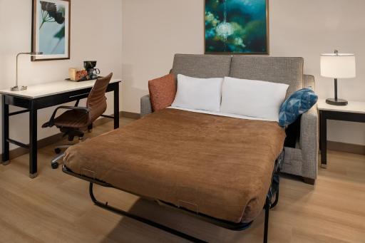 Cortona Inn and Suites Anaheim Resort - Housity