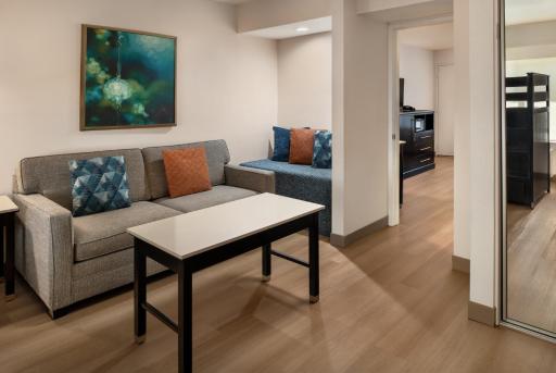 Cortona Inn and Suites Anaheim Resort - Housity