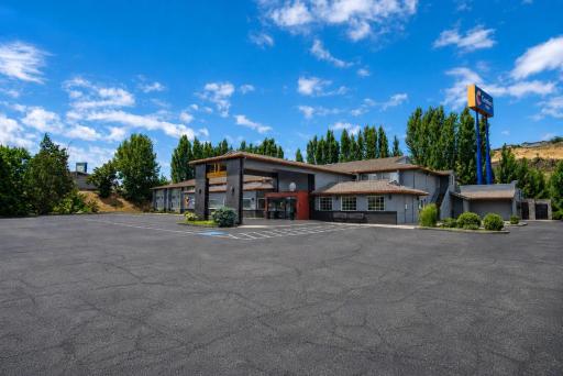 Comfort Inn Columbia Gorge - Housity