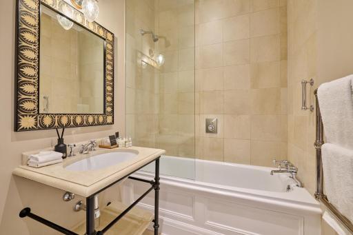 Roseate House London - Housity