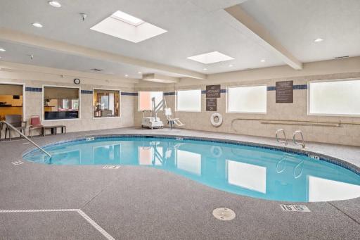 Comfort Inn Columbia Gorge - Housity