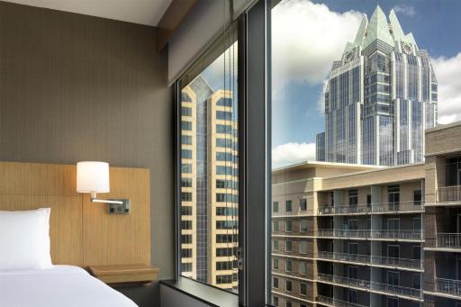 Hyatt Place Austin Downtown - Housity