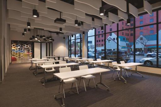 Radisson Red Minneapolis Downtown - Housity