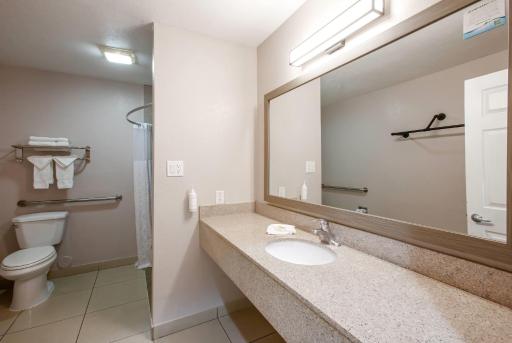 Super 8 by Wyndham Mesa Downtown Near Convention Center - Housity