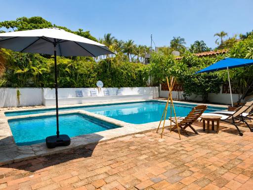 La Playita Beach House - Housity