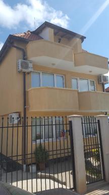 Villa Krisia Apartments - Housity