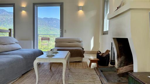 Footpath House / Ολόκληρο σπίτι στο Μεγάλο Χωριό - Housity