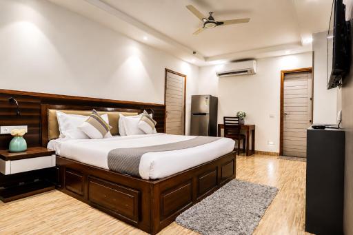 Red Rose Homestay - Rooms with Kitchenette - Housity