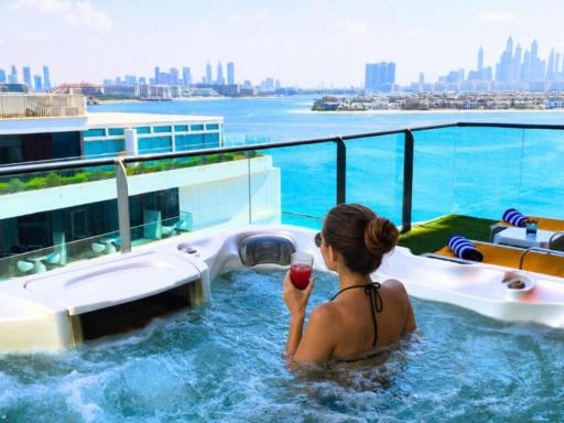 C Central Hotel and Resort The Palm - Housity