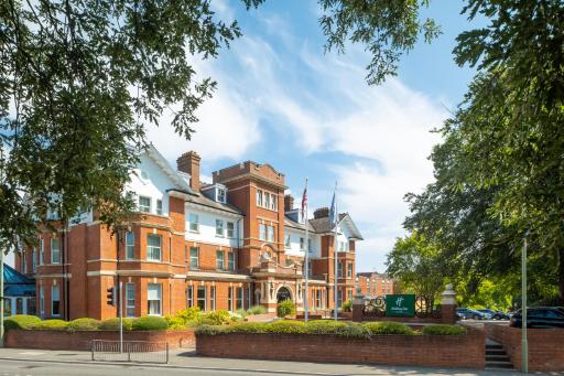 Holiday Inn Farnborough, an IHG Hotel - Housity