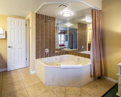Bluegreen Vacations Orlando's Sunshine Resort - Housity
