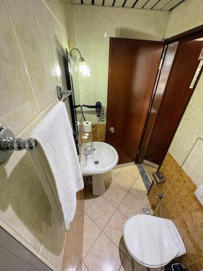 Hivas Hotel - Housity