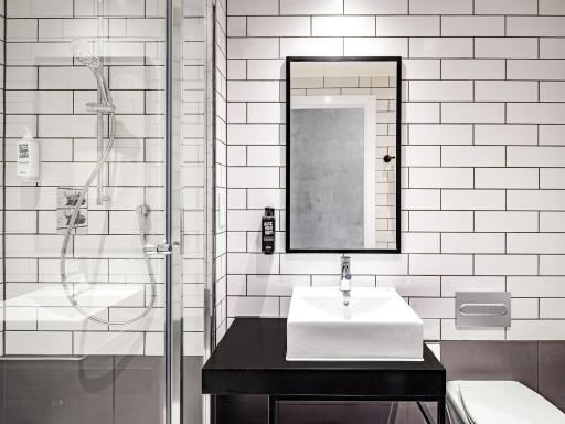 ibis Bridgwater, M5 Jct23 - Housity