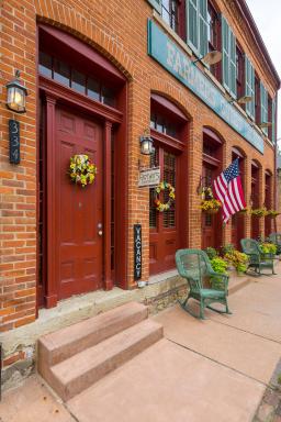 Farmers Guest House - Housity
