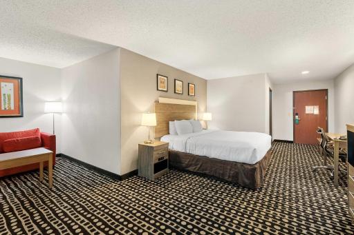 Quality Suites - Housity