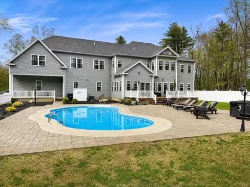 9 Bedroom Saratoga Home with Heated Pool, HotTub By Skiing, Track, Beach, Lake, SPAC, Golf, Town, And Lake George! - Housity