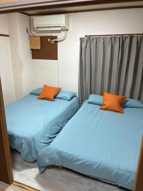 大阪心斎橋、道頓堀まで徒歩圏内の広々2部屋、グループに最適 - Housity