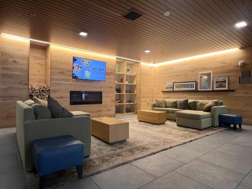 Country Inn & Suites by Radisson, Novi, MI - Housity
