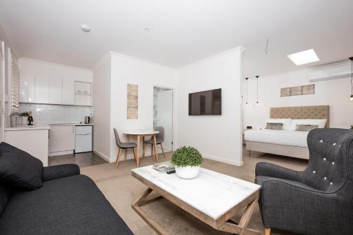 Newington Apartments - Apt 2 Twin Queen - Housity
