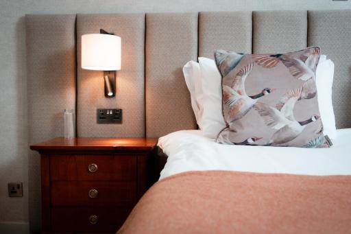 Lakeside Hotel and Spa - Housity