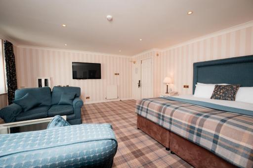 Lakeside Hotel and Spa - Housity