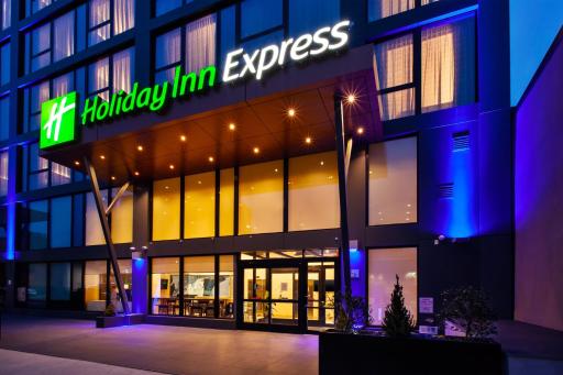 Holiday Inn Express - NYC Brooklyn - Sunset Park, an IHG Hotel - Housity