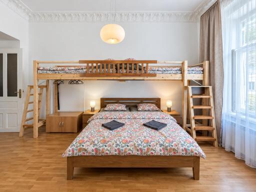 Room & Parking Assistance - Housity