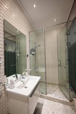 1920s Boutique Hotel and Restaurants - Housity