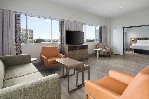 Holiday Inn Houston Downtown, an IHG Hotel - Housity