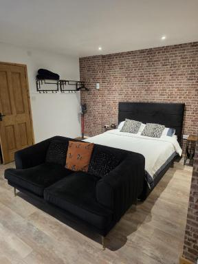 The Snug Bourne - Housity