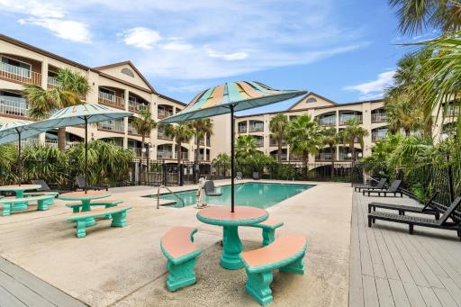 Beachfront Palms Hotel Galveston - Housity