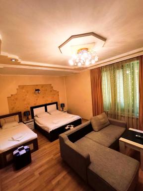 Lux Palace Hotel - Housity