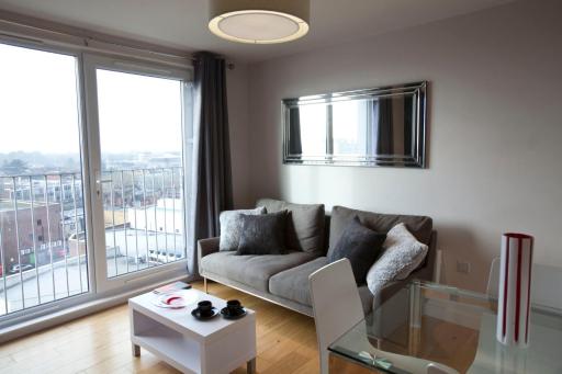 Watford Centre - Luxury Penthouse - Housity