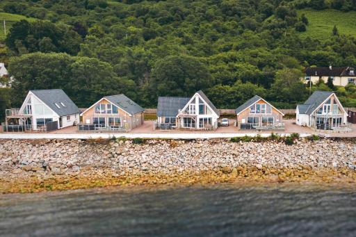 Beach Houses with Hot Tubs - Housity