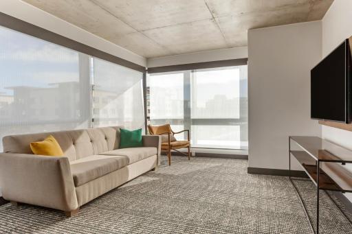 Cambria Hotel Downtown Phoenix Convention Center - Housity