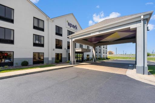 Auburn Place Hotel & Suites Paducah - Housity