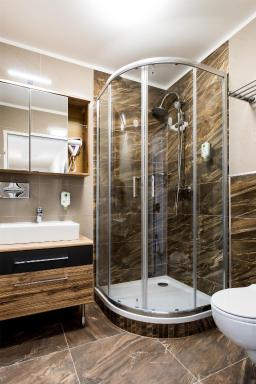 Travel Proud Best Western Plus Celebrity Suites - Housity