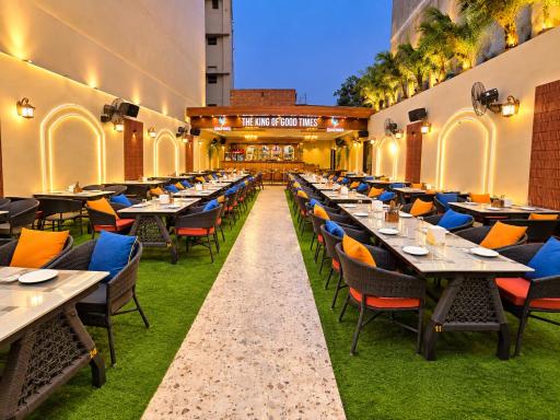 Hotel Makhan Residency - Housity