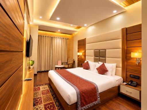 Hotel Makhan Residency - Housity
