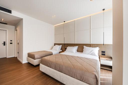 BluePoint Hotel - Housity