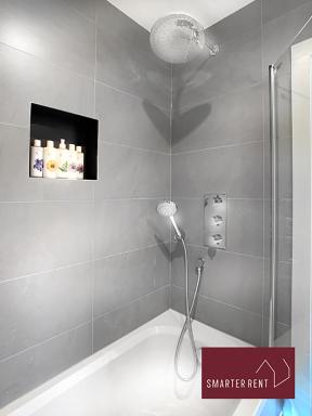 Eton, Windsor - 1 Bedroom First Floor Apartment - With Parking - Housity