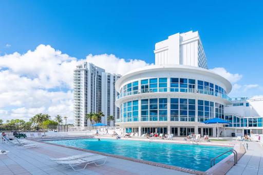 Castle Beach Club Apartments - Housity