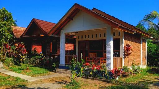 Ariel Bungalow Tetebatu - Housity