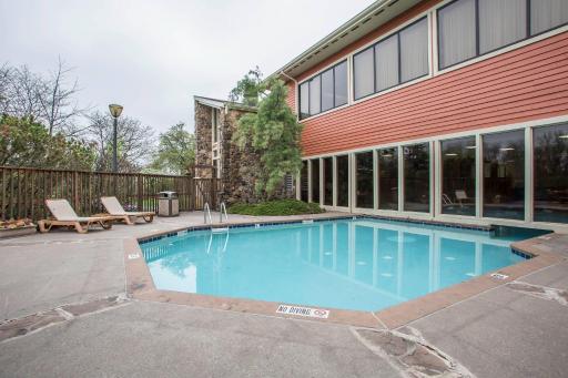 Howard Johnson by Wyndham Merrillville - Housity