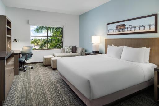 Hyatt House Naples 5th Avenue - Housity