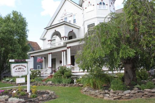 Victorian Charm Inn - Housity